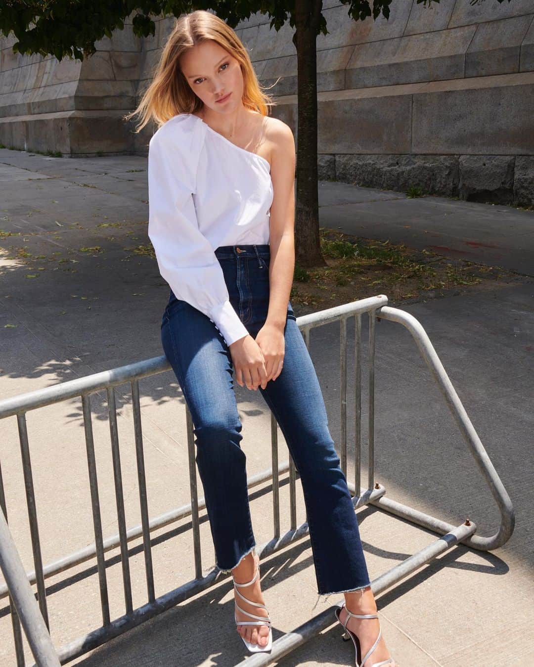 Saks Fifth Avenueのインスタグラム：「The casual elegance of @dereklam takes the classic jeans and a white shirt combo to another level.」