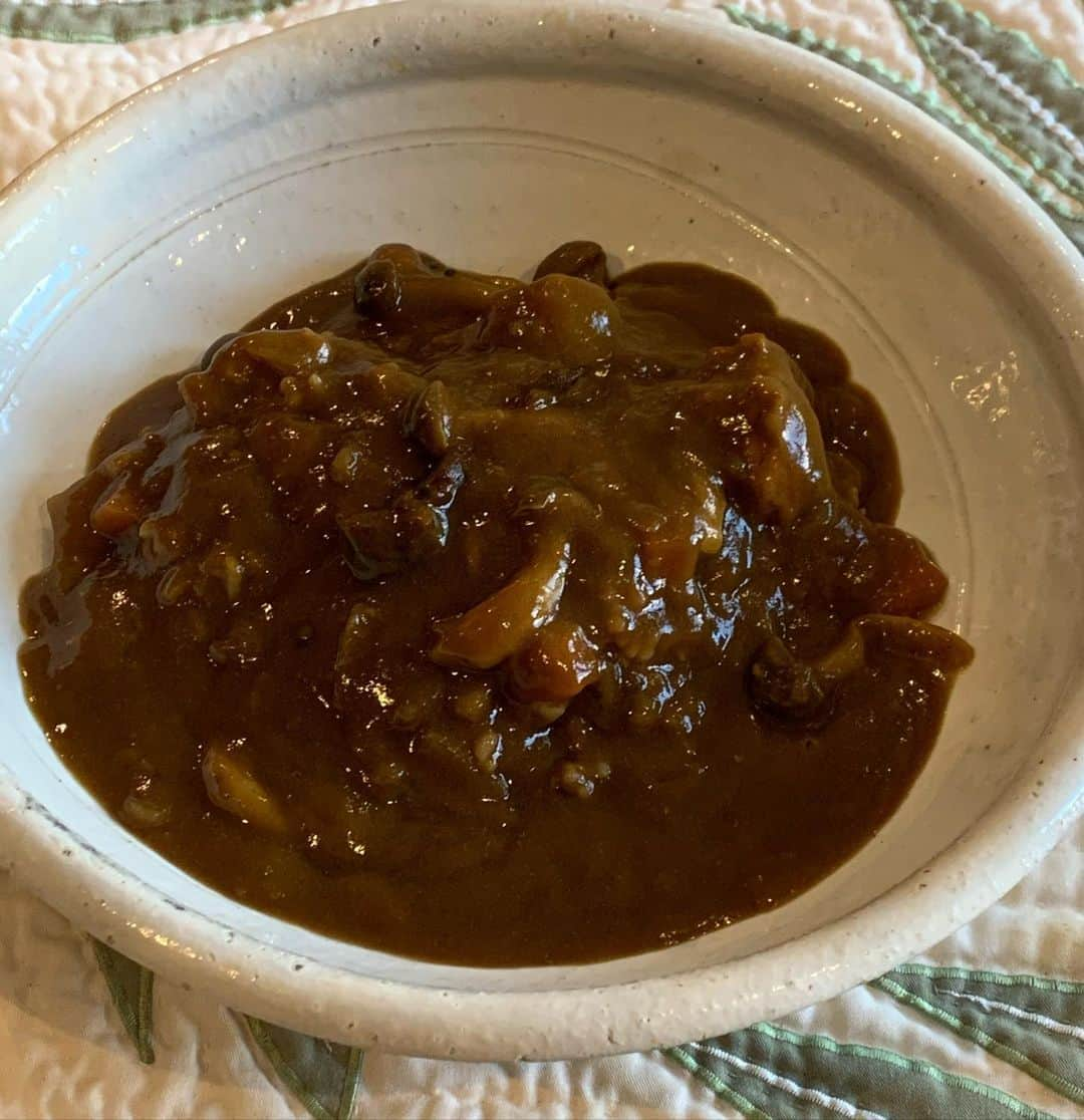 渡辺裕之さんのインスタグラム写真 - (渡辺裕之Instagram)「朝 台所にカレーが ^_^ 昨夜のうちに妻が作ってくれていた❣️ 有難い🙏夏に朝からカレー🍛 元気が出る💪 ありがとう❣️行ってきます🙇‍♂️ #朝からカレー #かあちゃんの飯 # glico  #zeppin  #免疫力アップ  #コロナに負けるな  #舞台稽古 #暑い時にカレー」8月16日 10時19分 - hiroyuki6267