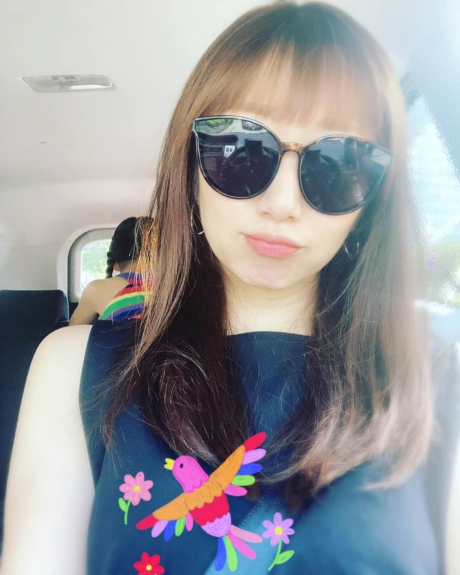 のインスタグラム：「#sohot🔥  アームカバーつけないと運転中腕ヒリヒリする位日差し強い🥵❗️ #日焼け対策  #猛暑日  #driving」