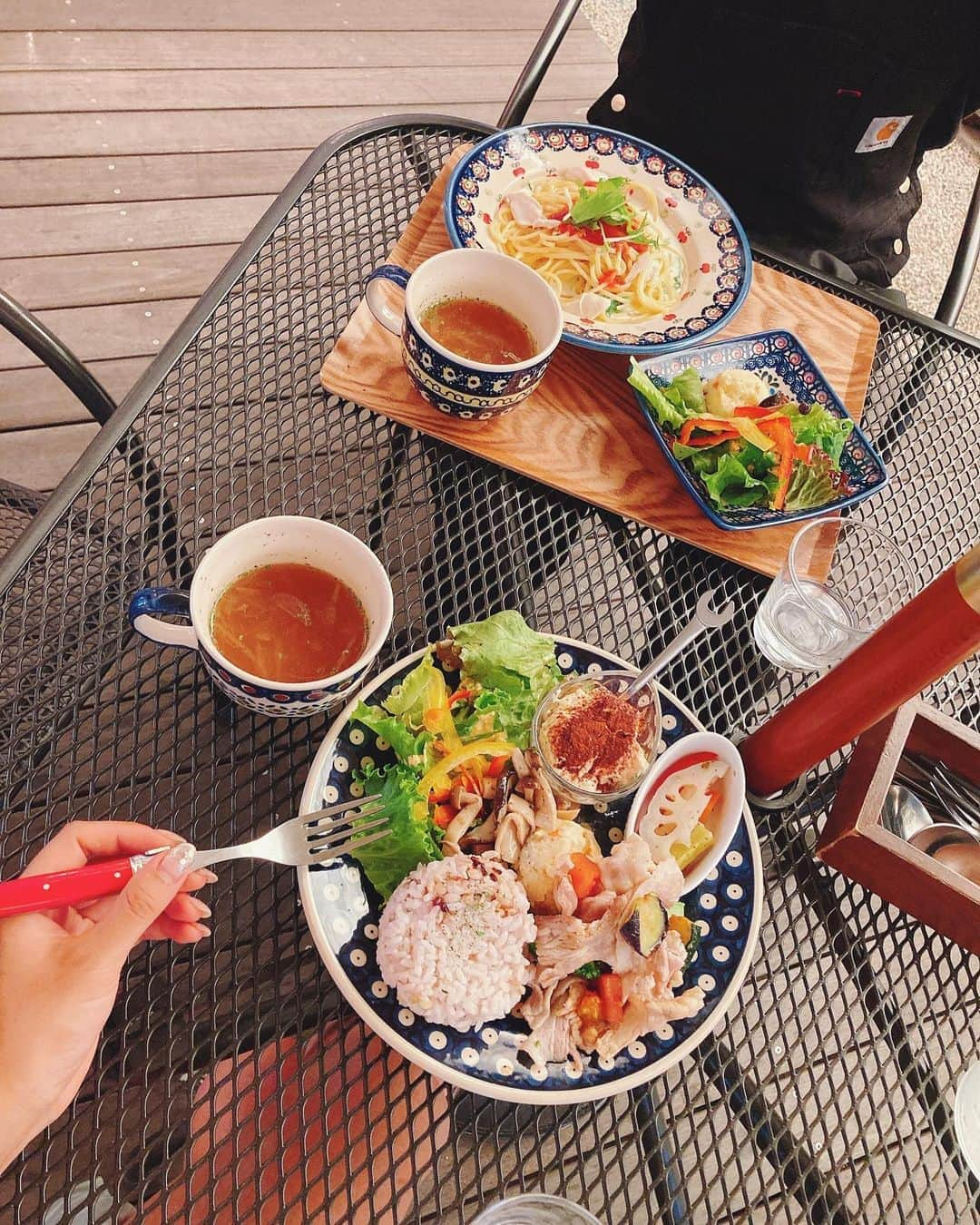 海江田麻貴さんのインスタグラム写真 - (海江田麻貴Instagram)「ㅤㅤㅤ  ㅤㅤㅤ もぐもぐ😋🍽 ㅤㅤㅤ ㅤㅤㅤ 今日はFM滋賀 11:55〜/14:55〜『spice-e』 18:00〜『滋賀日産presents"S"traction』 ぜひ聞いてくださいね📻💛  ㅤㅤㅤ  ㅤㅤㅤ 最後の一枚は友達のネイルが クオリティ高すぎて記念写真💅🤣💗笑  ㅤㅤㅤ  ㅤㅤㅤ  ㅤㅤㅤ  #友安製作所 #友安製作所cafeandbar阿倍野 #友安製作所カフェ #阿倍野カフェ #天王寺カフェ #阿倍野グルメ #あべのカフェ #大阪カフェ巡り #zara #オトナ女子 #japanesegirl #プリーツスカート #パワーショルダー #パフスリーブ #ピスタチオカラー #サテンスカート#zaraコーデ #ラジオパーソナリティー #radio #FM滋賀」8月16日 10時40分 - _makiii0924_