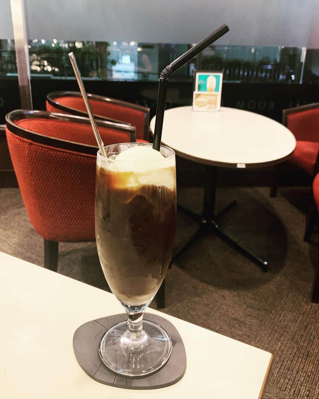 のインスタグラム：「食後のコーヒーフロートグラビア #喫茶部」