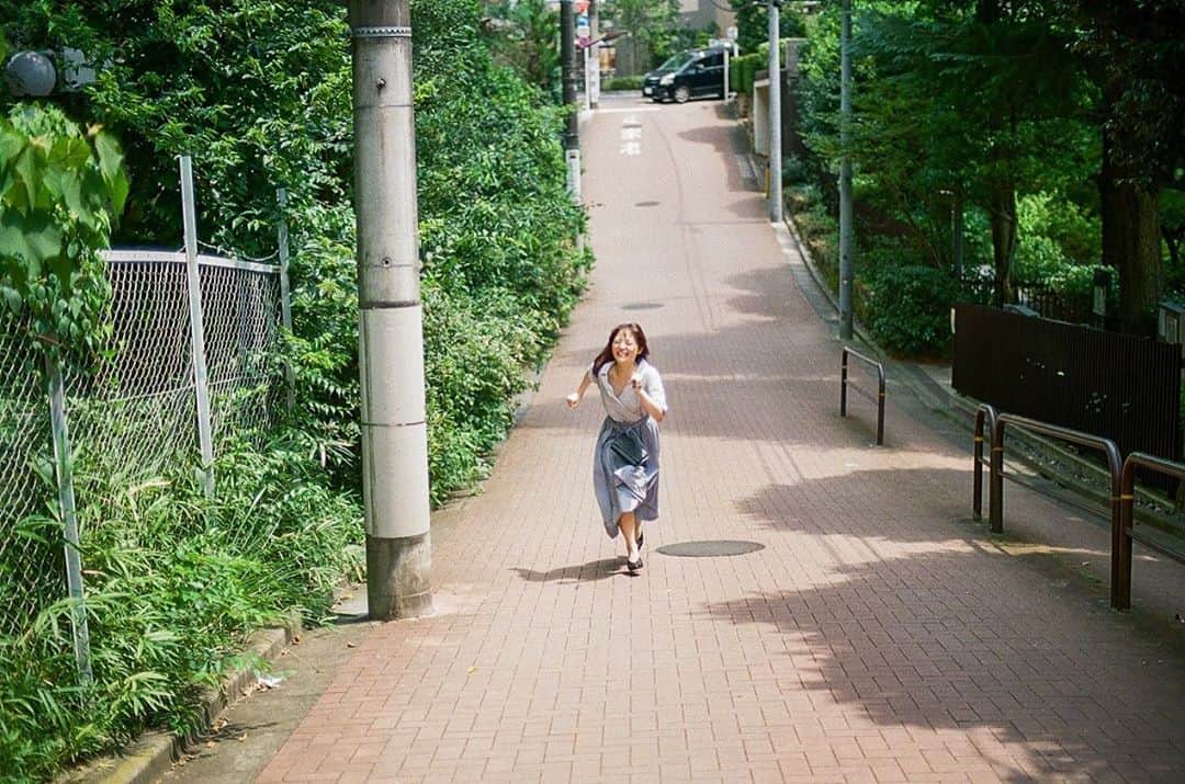Kozueさんのインスタグラム写真 - (KozueInstagram)「. . 僕の夏休み🌻🦖 . . ありのーままのーすがたみせるのよーーありのー。 #cyberjapan #サイバージャパン　#フィルムカメラ  #かめら女子 #カメラ好きな人と繋がりたい #ポートレート」8月16日 10時57分 - kochaofficial_