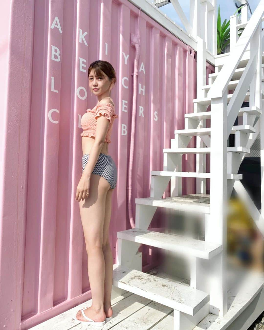 河西里音のインスタグラム：「まだまだ夏は 終わらにゃい🏖🐠☀️  あー海行きたぁーい、、 #sea #pinkwall #過去pic」