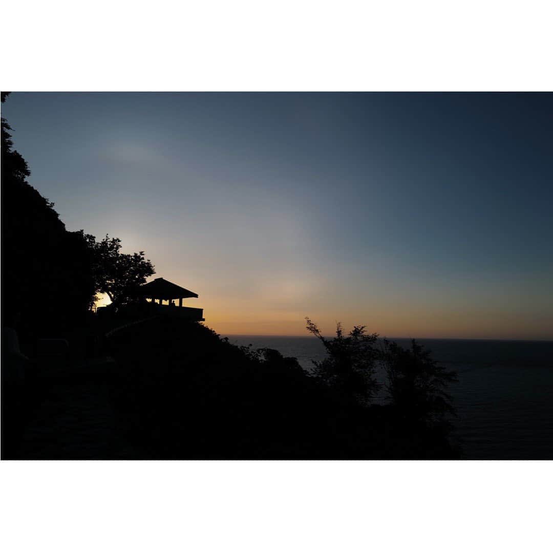 土井地恵理子さんのインスタグラム写真 - (土井地恵理子Instagram)「・ Beautiful Sunset ・ ・ ・ 世の中が変わっても 太陽はいつも同じで変わらずで 美しかった❤︎ ・ ・ #sunset #leica #lifestyle #ライフスタイル」8月16日 11時21分 - ericodoiji