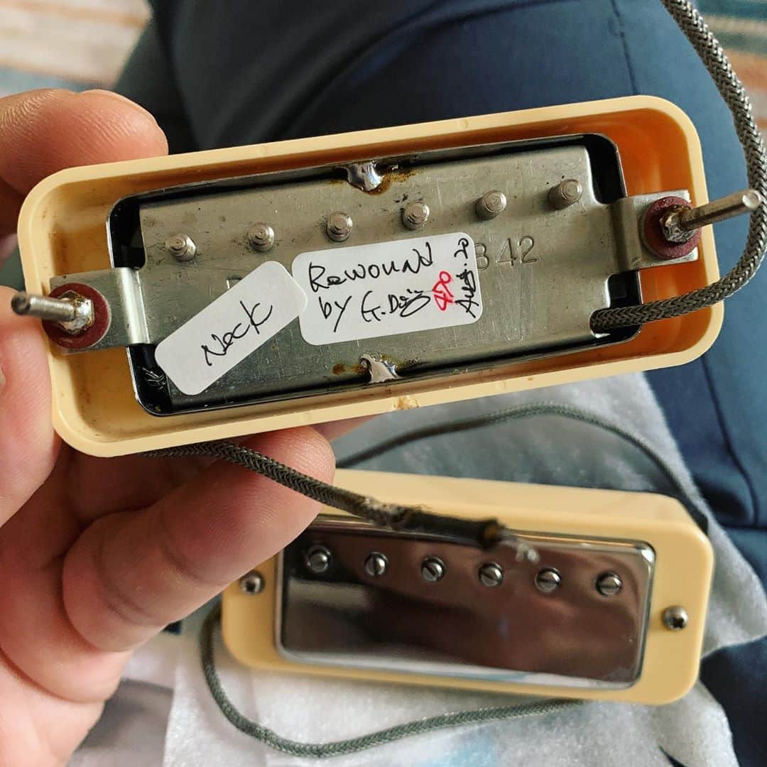 増崎孝司のインスタグラム：「Rewound初体験♡ by Grinning Dog  #minihumbuckers  #rewound #grinningdogpickup」