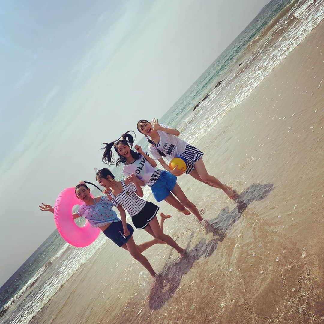 ニコ☆プチのインスタグラム：「﻿ ﻿ 躍動する髪の毛🕊﻿ ﻿ ﻿ #ニコプチ﻿ #本多萌愛﻿ #藤岡舞衣﻿ #中山あやか﻿ #犬飼恋彩」