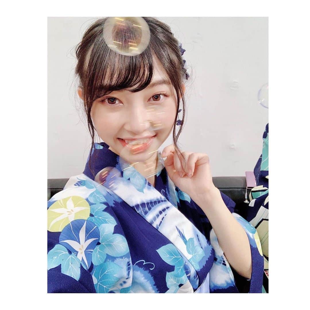 辻野かなみのインスタグラム：「❤︎﻿ ﻿ 浴衣×シャボン玉❍｡﻿ ﻿ ﻿ なんか、変な動画を見つけた😂﻿ 多分、シャボン玉を飛ばしてもらって﻿ 映えさせて撮ろうと思ったら… 勢いよく顔に飛んできてビックリしてる所笑﻿ ﻿※音量注意⚠️  #浴衣 #夏 #シャボン玉 ﻿#ぴよ💚 #instagood #instalike #followme」