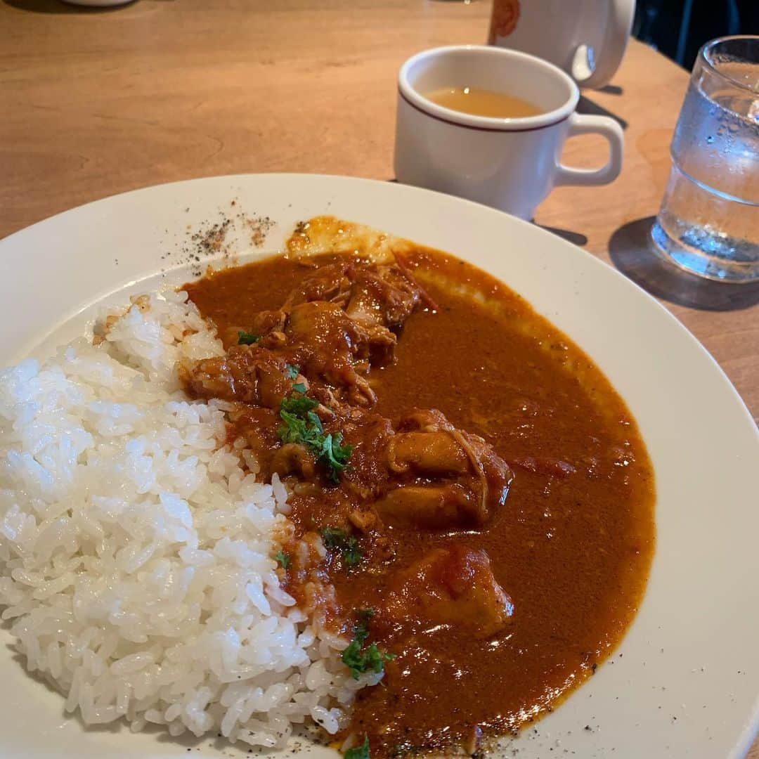 北村真姫さんのインスタグラム写真 - (北村真姫Instagram)「・ ・ ・ 昨日のバターチキンカレー🍛 カレー好きにはたまらん。 是非食べて欲しいなん。 お店の雰囲気もいい感じだし 外で待ってたら、 水も出してくれて凄く良いお店☺️ ・ ・ ・ #カレー #🍛 #バターチキンカレー #ダイエット #diet #ん？ #それ美味しいの #痩せたい #欲 #食欲 #まきてぃ #北村真姫」8月16日 12時04分 - kitamura__maki