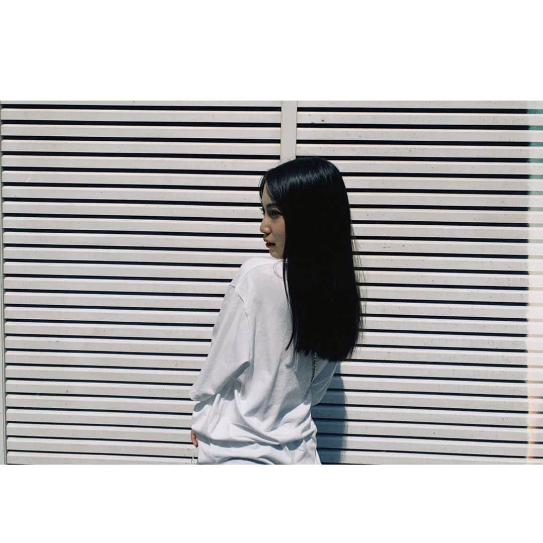福田一華さんのインスタグラム写真 - (福田一華Instagram)「・﻿ ﻿ ﻿ 最近暑すぎて髪もうねうねしちゃう🤭﻿ ﻿ ストレートキープしてください！﻿ 私の髪！！！﻿ ﻿ ﻿」8月16日 23時01分 - f.ichika__