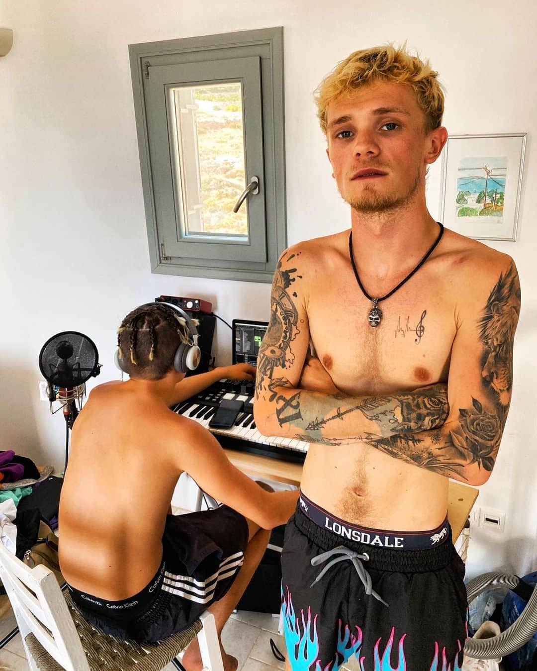 Bars and Melodyのインスタグラム：「Cooking up something fresh in the kitchen for you guys tonight just wait 😉」