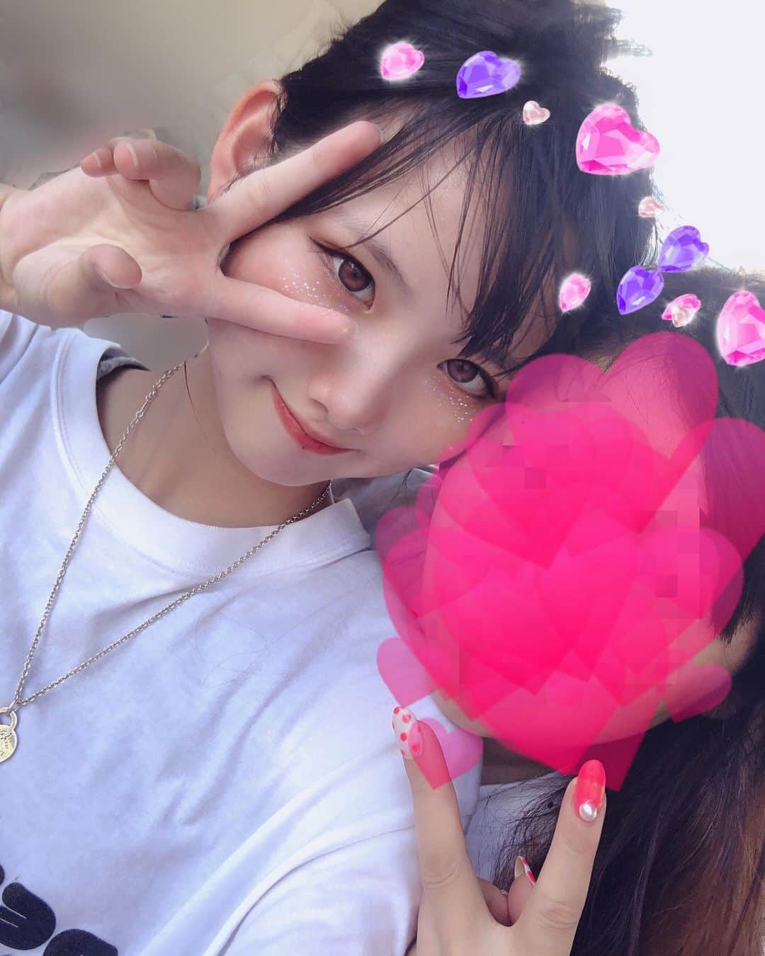 中野みやびのインスタグラム：「ままと  #夏 #自撮り #まま #ママ #mama #heart #ハート #モザイク #peace #snow #summer #ネックレス #necklace #お洒落 #映え #インスタ映え #wawawa #みやび」