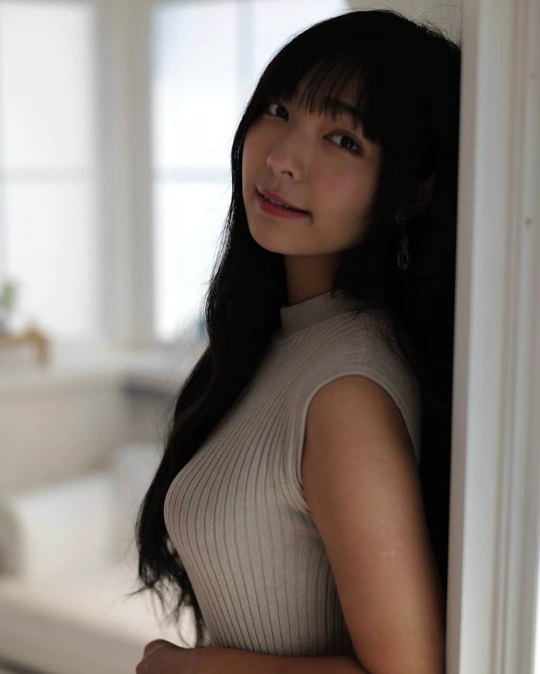 南里のインスタグラム：「こんなお姉さんどうかな、、？？  #instagood#taiwan#indonesia#可愛い#美容#sexy#instaphoto #instafollow #kawaii #anime#cosplay #cute#gravure#idol#japan #japanesegirl#asiangirl#gravureidol#instadaily」