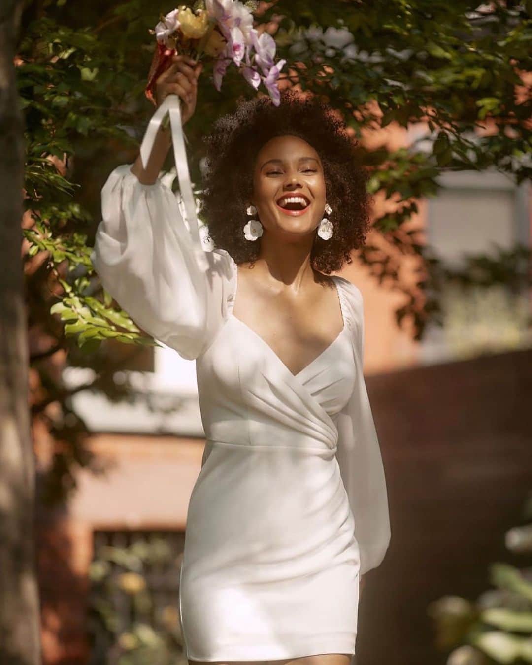 Anthropologieさんのインスタグラム写真 - (AnthropologieInstagram)「Need a gorgeous gown for a backyard wedding? Head on over to @bhldn to shop the Caton Dress as well as other stunning dresses.」8月16日 22時01分 - anthropologie