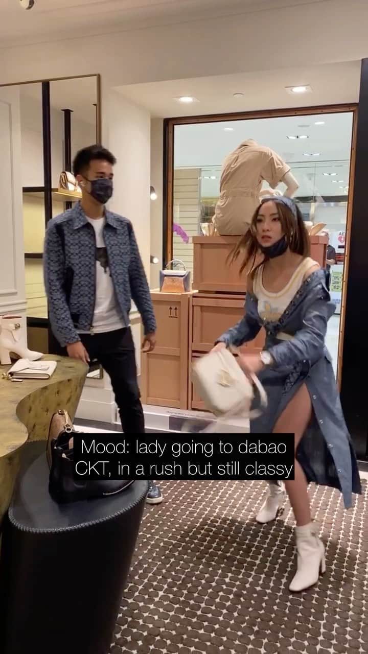 ソニアのインスタグラム：「Tag someone you wanna shop with! Cop our looks and more at @coach and name drop (Sonia Chew or Joakim Gomez) for a complimentary gift with purchase!! Meantime, discover their latest collection in stores or coach.com and enjoy complimentary home delivery service! 🦖   P.S. the cuties in the Coach store are @hazmigasali and @a_f_y_q_jjang 💯   #CoachNY IG live shot by @nicolequek and edited by 💁🏻‍♀️」