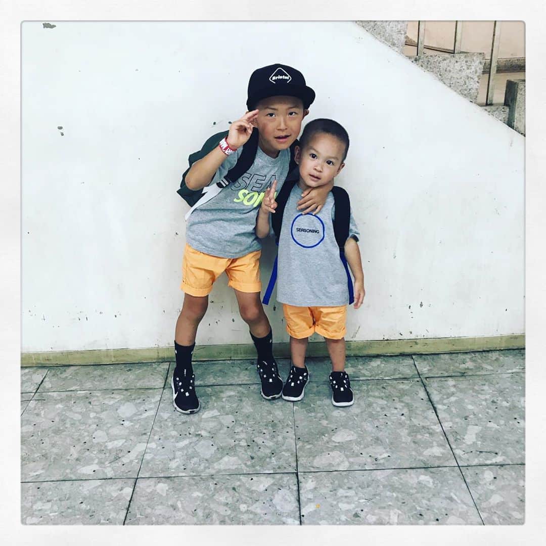 のインスタグラム：「マルコメ兄弟の夏♡」