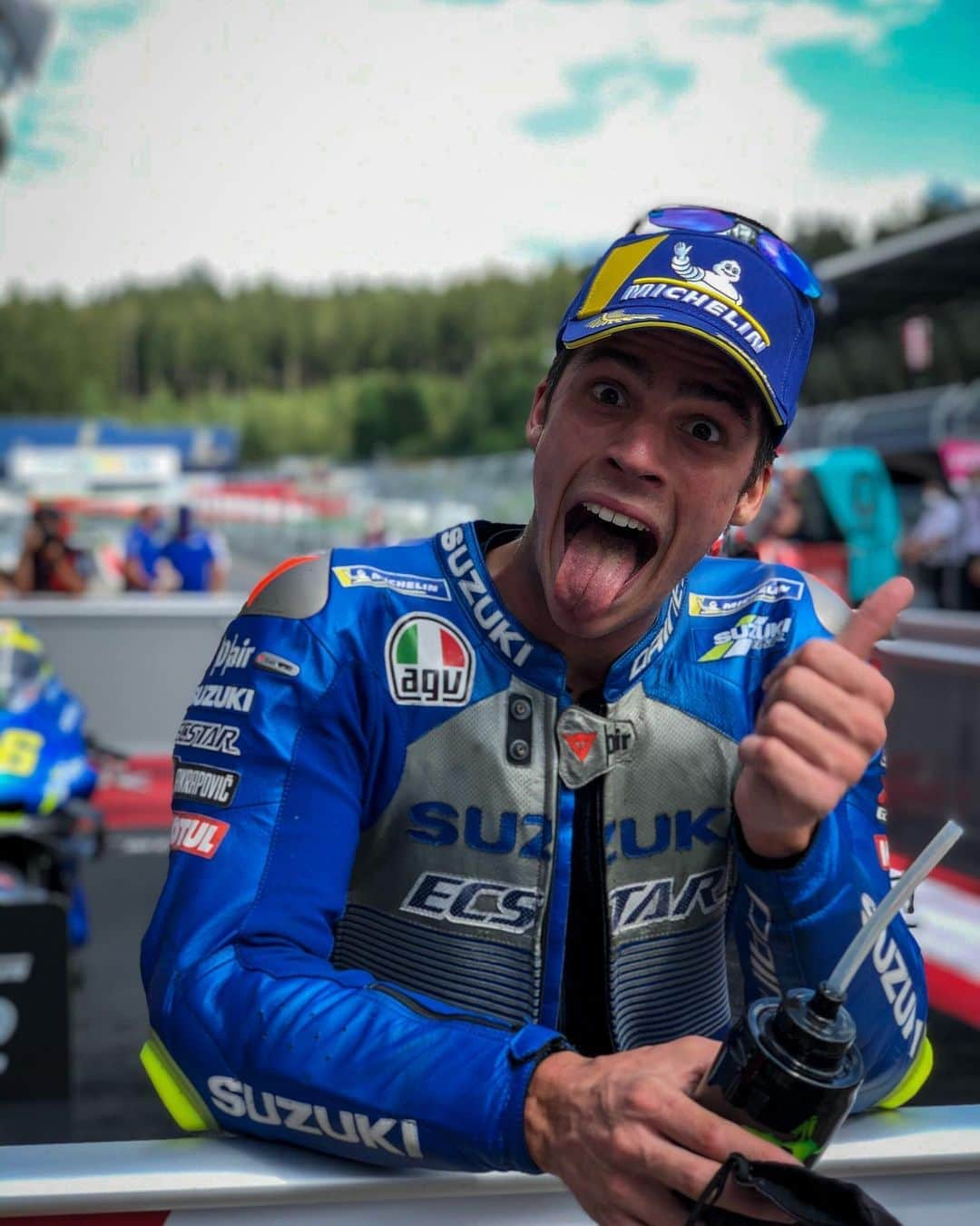 MotoGPさんのインスタグラム写真 - (MotoGPInstagram)「The new kid on the #MotoGP podium 😜 #AustrianGP 🇦🇹 #JM36 #Motorcycle #Racing #Motorsport #JoanMir」8月16日 22時35分 - motogp