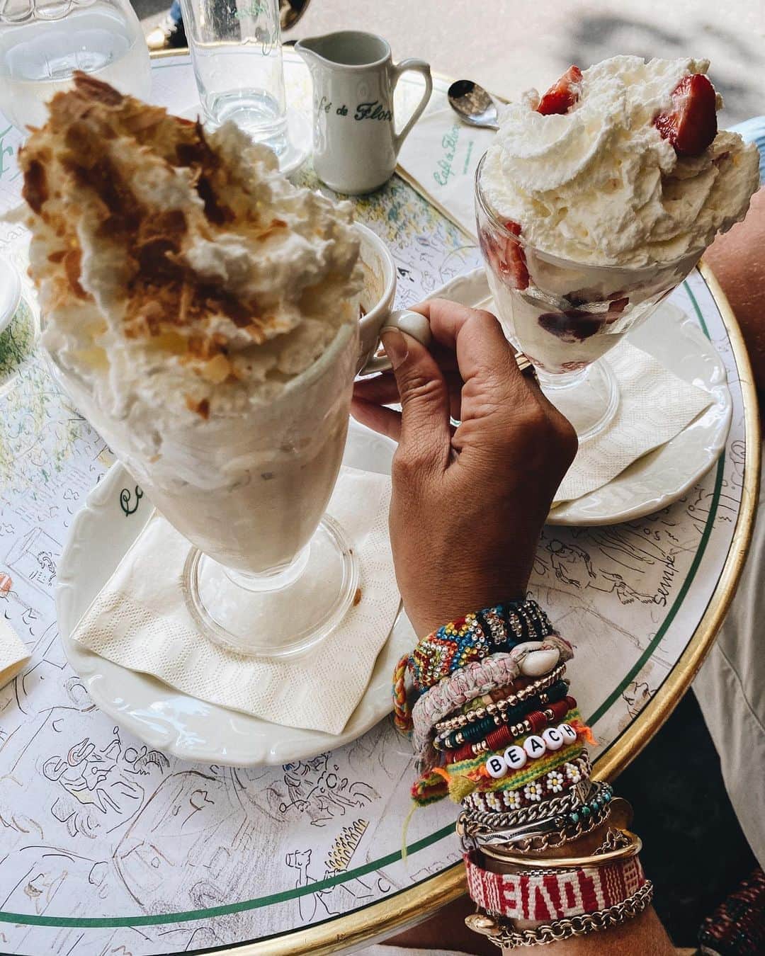 ダニジョーのインスタグラム：「Always a good idea 🍨」