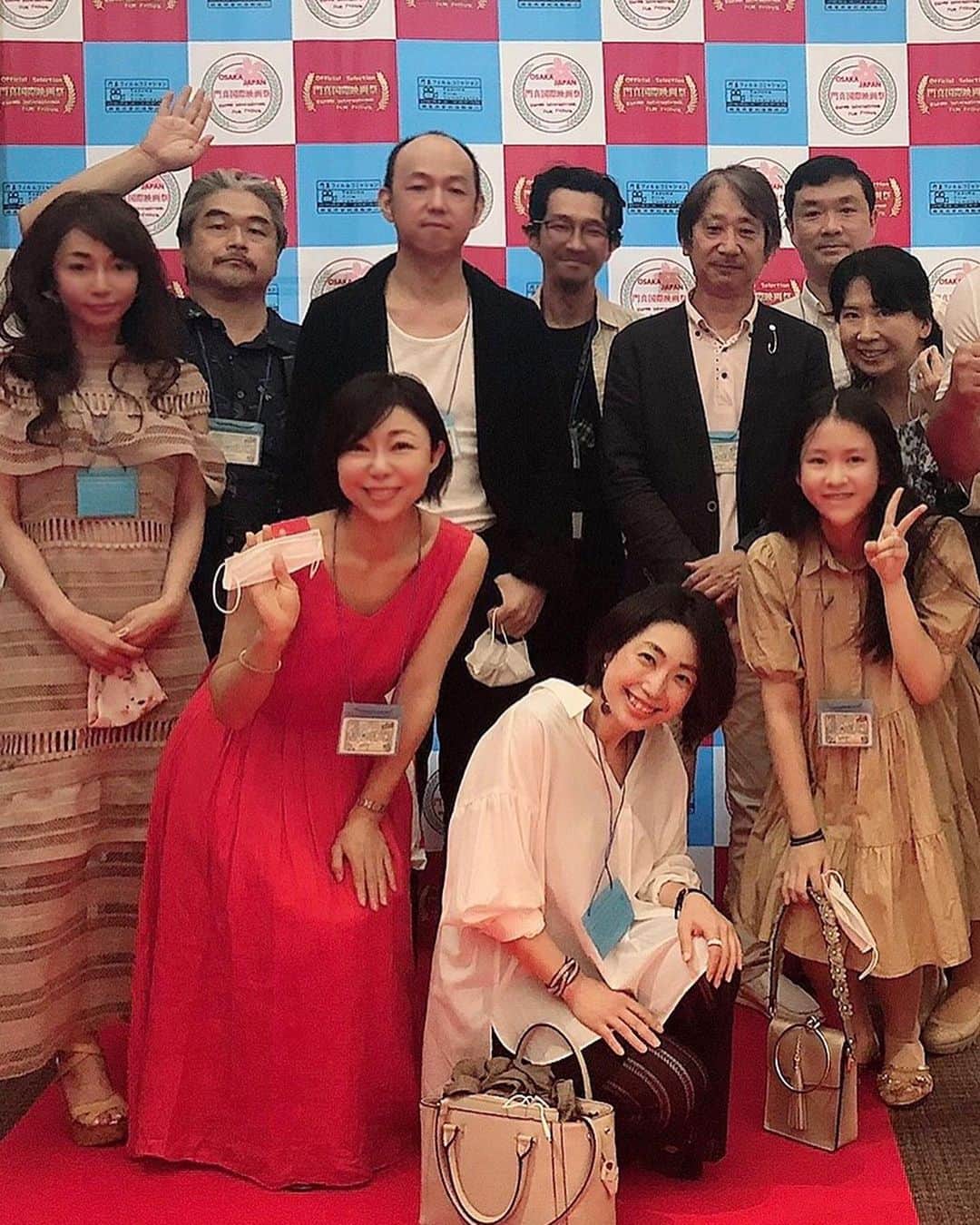 桜木梨奈さんのインスタグラム写真 - (桜木梨奈Instagram)「#門真国際映画祭2020 にて優秀作品賞を頂いて上映させて頂きました  今泉惠美子監督作品『ウマレル、オモイデ。』  ご観賞頂き、ありがとうございました!!  私もあの自粛中に今泉さんから映画祭決まった！とご連絡あった時、心に灯りがぽわぁっと灯り、まるで本作のメリーカップのような明るく温かな気持ちになりました☺️  数ある作品の中から選んで頂き、更に現地まで行かれない人の為にうWeb会場も設けて下さった映画祭スタッフの皆様に感謝致します。  https://webtheater.kadoma-filmfes.com/door/?p=1394 ↑↑ オンライン上映は引き続き8/31までなので、ぜひご覧ください❣️」8月16日 14時04分 - rina_sakuragi