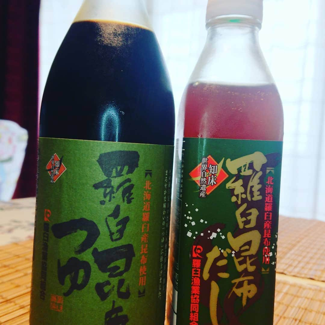 竹内都子さんのインスタグラム写真 - (竹内都子Instagram)「カボス蕎麦  スダチがなかったので、カボス蕎麦です😅 羅臼こんぶだし‼️これが使える～⤴️⤴️ 煮物でもお蕎麦やそうめんつゆにしても、丼物のタレにも、何にでも味が決まるんだよね❤️  #カボス #冷やし蕎麦 #羅臼昆布#羅臼昆布 #だし醤油#」8月16日 14時27分 - miyako_ciao