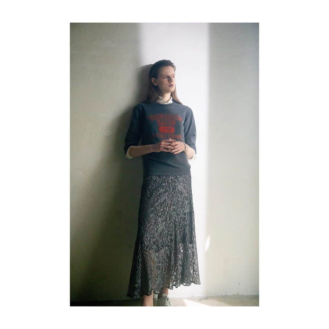 ウィムガゼットさんのインスタグラム写真 - (ウィムガゼットInstagram)「. 【Whim Gazette / GEMINI 2020 AUTUMN & WINTER COLLECTION】 Cut & sewn (Mixta) ￥8,580 Blouse (Whim Gazette) ￥23,100 Skirt (Whim Gazette) ￥49,500 Bangle (PHILIPPE AUDIBERT) ￥18,700 Shoes (D.A.T.E.) ￥27,500  #whimgazette #2020AW #2020autumn #lace #skirt #mixta #date #ウィムガゼット #レース #スカート #スニーカー #デイト #ミクスタ」8月16日 14時55分 - whimgazette_official