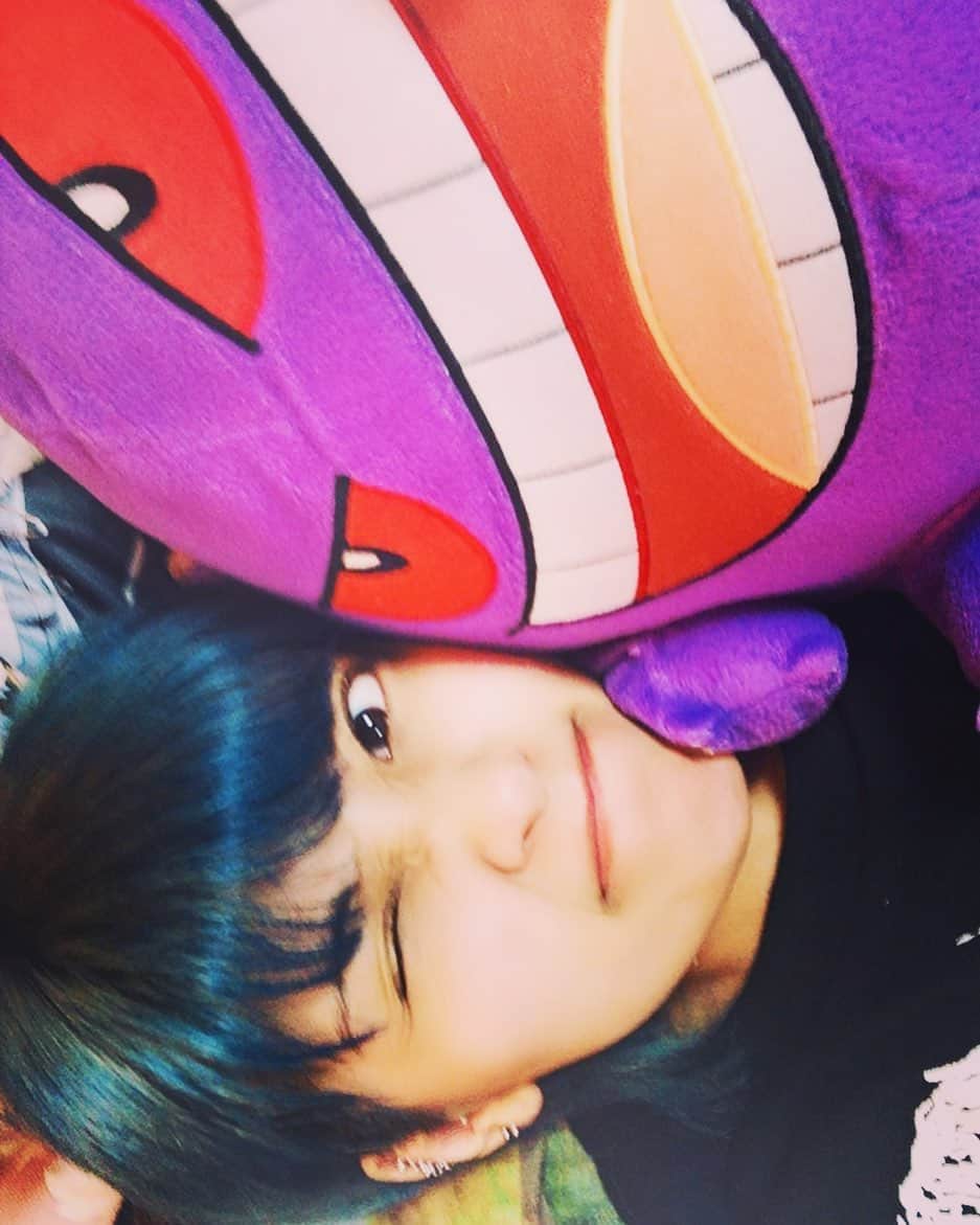 大滝友梨亜さんのインスタグラム写真 - (大滝友梨亜Instagram)「セルフカラー 青緑みたい。💙💚  #haircolor#selfie#blue#green #ちょっとまだらなところがセルフって感じする」8月16日 15時05分 - takiomaru