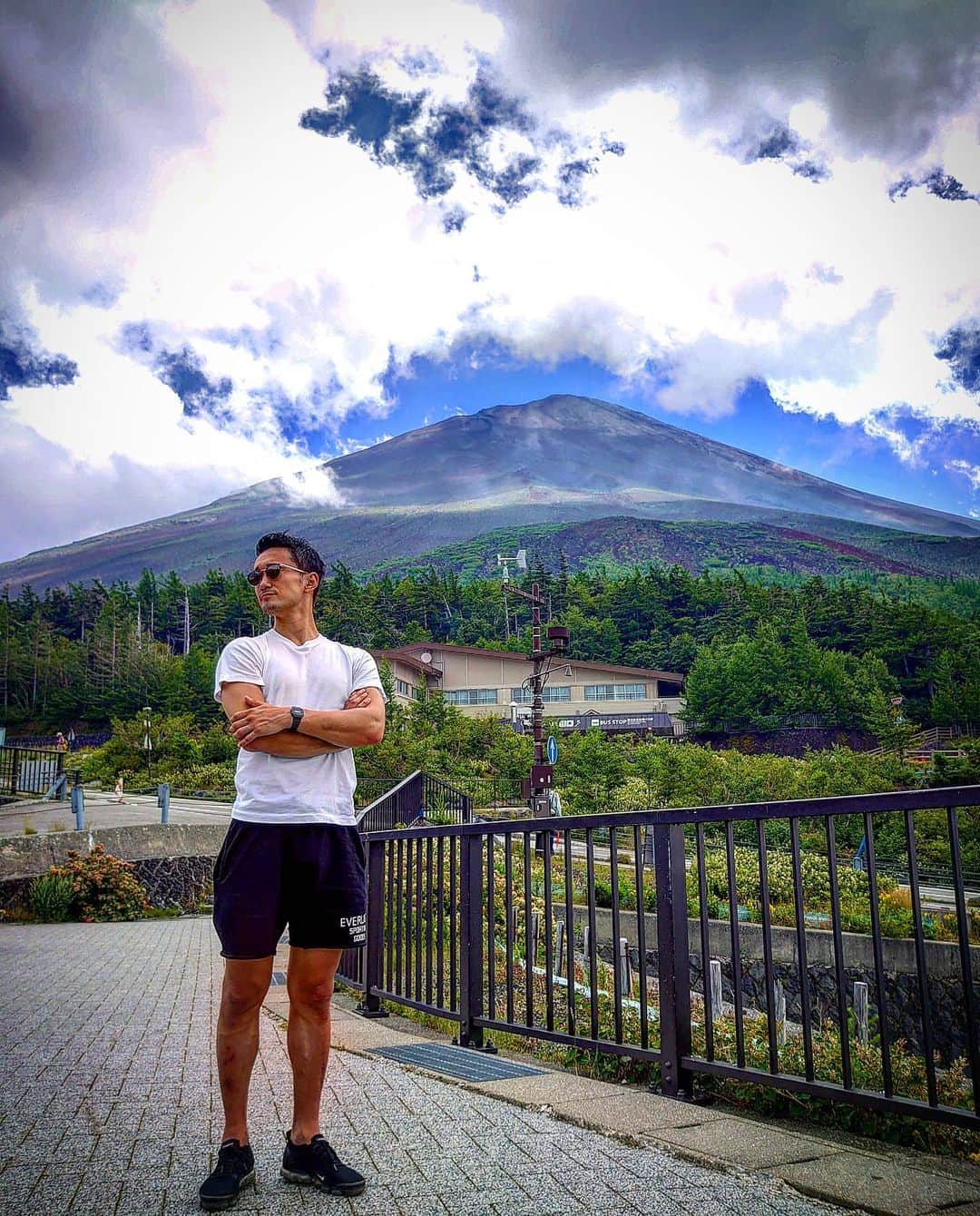 梅野源治のインスタグラム：「🗻🌋🗻 #mtfuji #富士山 @everlast」