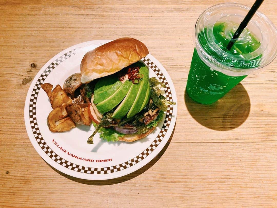 南波志帆さんのインスタグラム写真 - (南波志帆Instagram)「緑っておいしい🍈🥑🥬  #green」8月16日 15時36分 - nanbashiho