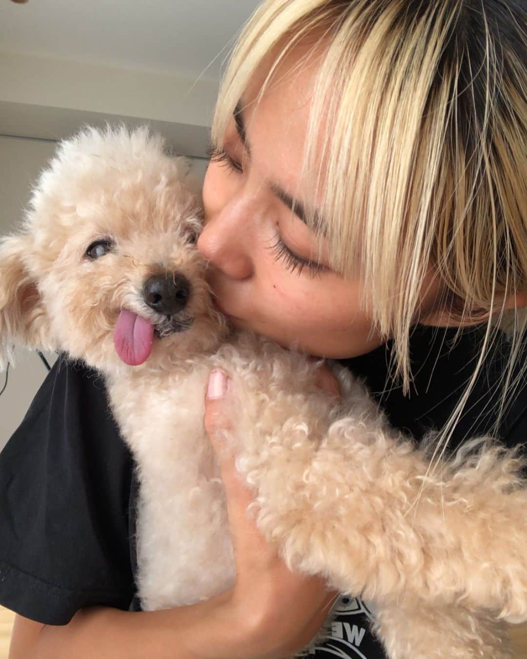 のインスタグラム：「😘」