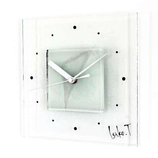 comb de shioさんのインスタグラム写真 - (comb de shioInstagram)「時計から、アートのある生活、はじめませんか？  glass art clock by Isako TODA﻿ ﻿ #アートのある暮らし ﻿ ------------------------﻿ 【作品リスト】﻿ ﻿ ■ ガラスアート時計・「Snow triangle」C_190331  オンラインショップ掲載中です。﻿ ﻿ ﻿ #combdeshio﻿ #コムデシオガラス ﻿ #コムデシオ ﻿ #ガラス作家杜多一菜子﻿ #三重県  #三重県津市  #インテリア好きな人と繋がりたい﻿ #インテリアデザイン﻿ #おしゃれインテリア #インテリアアート #壁掛けインテリア #おしゃれな部屋  #抽象画アート #寝室インテリア  #壁掛け時計 #ガラス時計 #新築祝いのプレゼント #結婚祝いのプレゼント  #おうち時間を楽しむアイテム ﻿#インテリア時計  #artist  #interiorart #interiorartwork #artclock #glassclock #japanesecraft #clock」8月16日 15時50分 - comb_de_shio