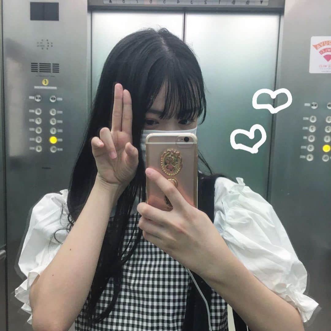 柳澤ゆいのインスタグラム：「. ピースしてるつもりなのに指閉じてた＾＾ なにこれ❔」