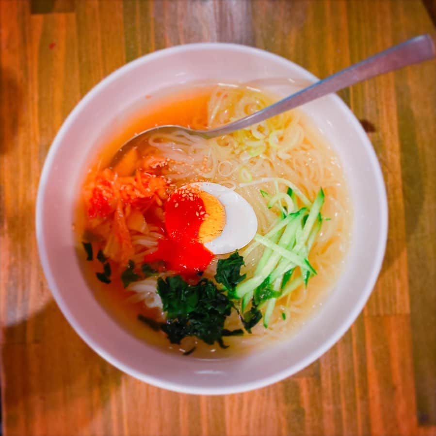 のインスタグラム：「SNA初日に食べた冷麺✨ おいしかった冷麺✨ .」