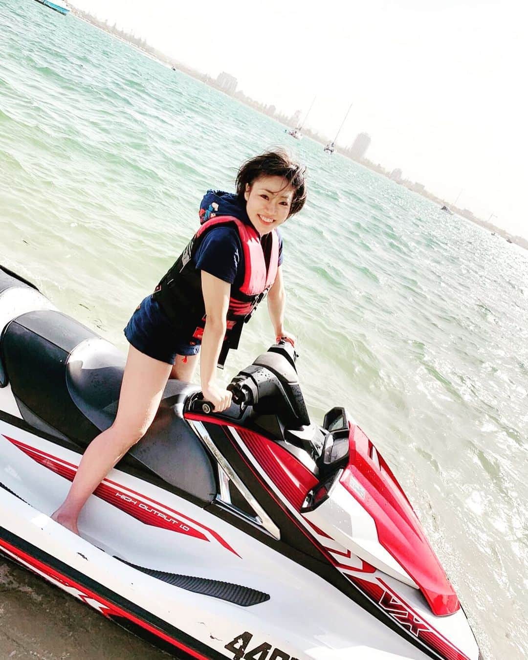 のインスタグラム：「びゅーん💨 夏。  あぁ、、、旅行したい✈️  #australia」