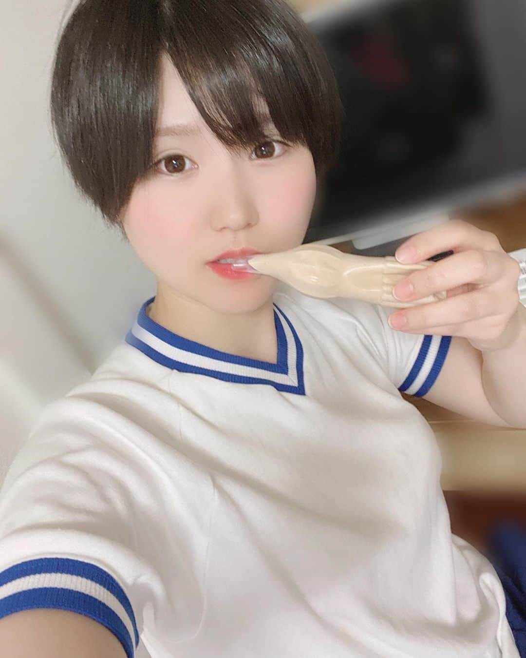 水沢つぐみのインスタグラム：「パピコうまあ👶  #バンビプロモーション #AV女優」