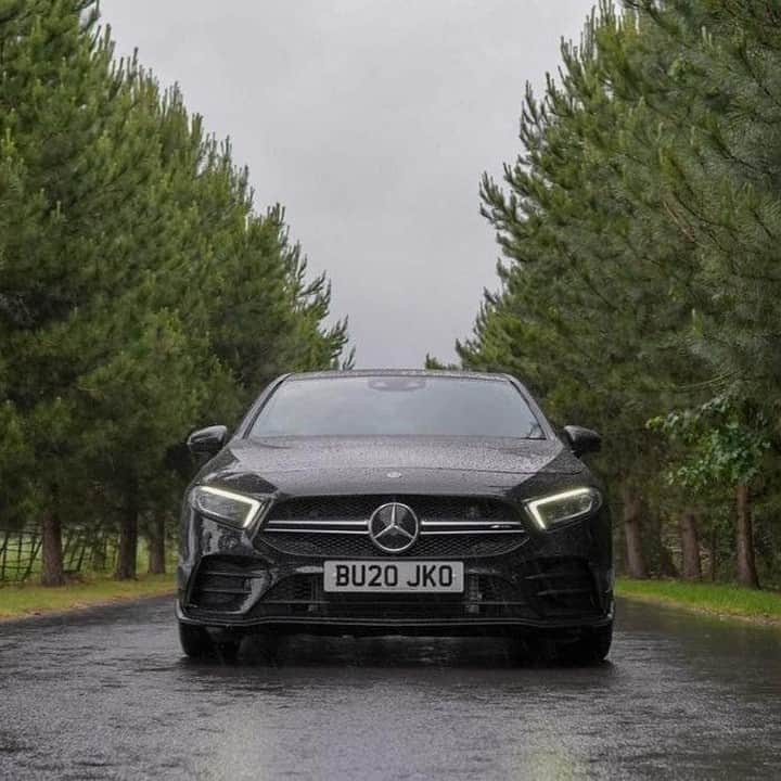 Mercedes AMGさんのインスタグラム写真 - (Mercedes AMGInstagram)「[Kraftstoffverbrauch kombiniert: 7,6–7,4 l/100 km  CO₂-Emissionen kombiniert: 175–170 g/km  amg4.me/efficiency-statement  Mercedes-AMG A 35 4MATIC Kompaktlimousine]  A beauty on the streets come rain or shine.   📷 @joshhh_a35   #DrivingPerformance #MercedesAMG #A35」8月16日 17時00分 - mercedesamg