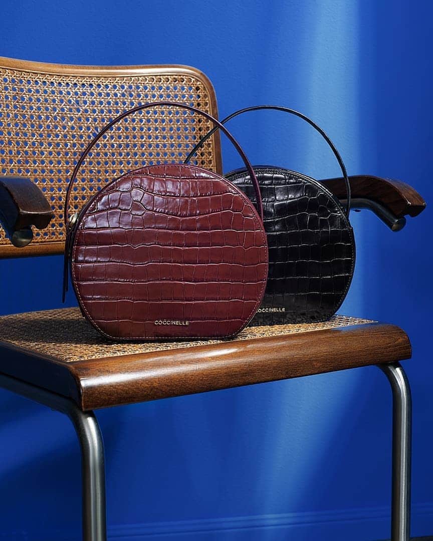 のインスタグラム：「It’s gonna be a season of unique style. You can now reserve your fresh Fall bag. What are you waiting for?  #Coccinelle #PreOrder #FW2020 #CoccinelleBags #NewCollection #Exclusive #Jules」