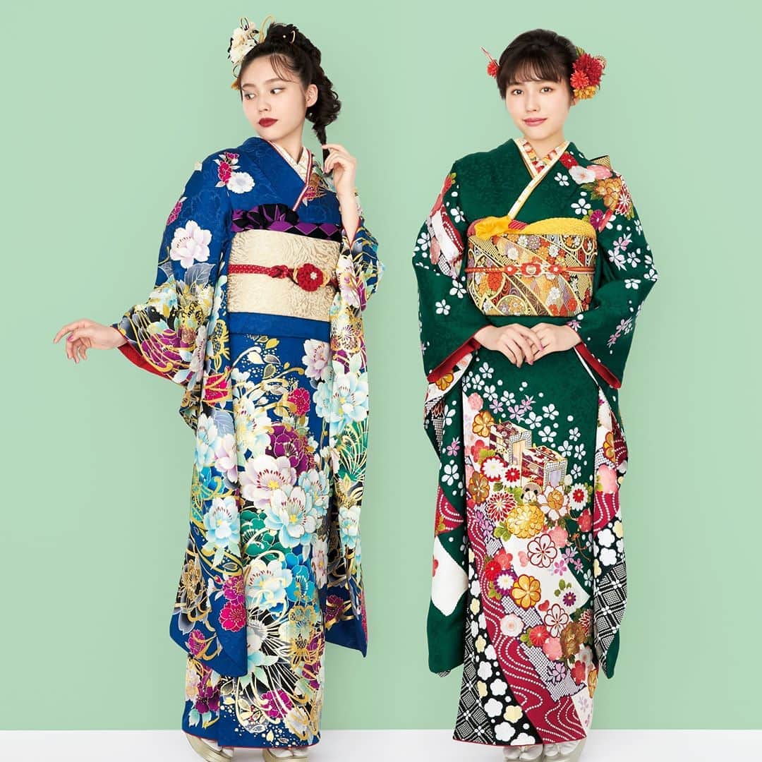 京都きもの友禅【公式】さんのインスタグラム写真 - (京都きもの友禅【公式】Instagram)「💙💚クラシック＆クールテイストな振袖紹介💚💙⁣ .⁣ 成人式にぴったり！⁣ 伝統柄が映えるクラシックテイストの振袖👘⁣ 落ち着いた緑は上品でかわいらしい印象に◎⁣ .⁣ ぱきっとした青は清楚ながらポップな印象になります✨⁣ 小物やヘアメイクでクールさを演出🥀⁣ .⁣ @kimono_yuzen ではテイスト別に振袖をご紹介中です♡⁣ あなた好みのとっておきの一着をみつけてみてくださいね♪⁣ .⁣ 京都きもの友禅公式LINEアカウントでは、⁣ お友達限定でパーソナルカラー診断も実施中です💐⁣ 詳しくはハイライト「LINE」をチェック！⁣ . . . . . . . . . . . . . . . . . . . . . . . . . . . . . . . . . .⁣ ＼年に一度の超超超大特号！／⁣ ♡振袖BIG SUMMER SALE♡⁣ 期間👘：7/23(木)～9/22(火)﻿⁣ 店舗📍：京都きもの友禅 全店⁣ 記念品🎁：豪華来場記念品✨⁣ ※記念品のお渡しはご予約＆親娘ペアでご来店の方限定となります！⁣ .⁣ ①お仕立上りレンタル全品50％OFF⁣ ②特選技法振袖最大24万円引き⁣ ③新作(カタログ掲載柄)大量入荷⁣ .⁣ @kimono_yuzen トップのウェブサイトからご予約くださいね🤳✨⁣ .⁣ ♡Model♡⁣ #秋田汐梨 @shiori_akita319official⁣ .⁣ ♡Check♡⁣ トレンドの振袖コーディネートやヘアアレンジは @kimono_yuzen でCheck♪⁣ . . . . . . . . . . . . . . . . . . . . . . . . . . . . . . . . . .⁣ #京都きもの友禅 #ハタチは一生もの﻿⁣⁣ #振袖 #furisode #振袖レンタル #成人式振袖 #はたち #成人式 #成人式前撮り #振袖前撮り #振袖着付け #ふりそで #ふりそでーしょん #振袖コーディネート #振袖コーデ #振袖メイク #振袖ヘアメイク #振袖ヘアアレンジ #振袖ヘア #振袖アレンジ #グリーンコーデ #振袖女子 #伝統柄 #緑振袖 #青振袖 #カラー診断 #古典風 #振袖レンタル #クラシカルコーデ」8月16日 18時00分 - kimono_yuzen