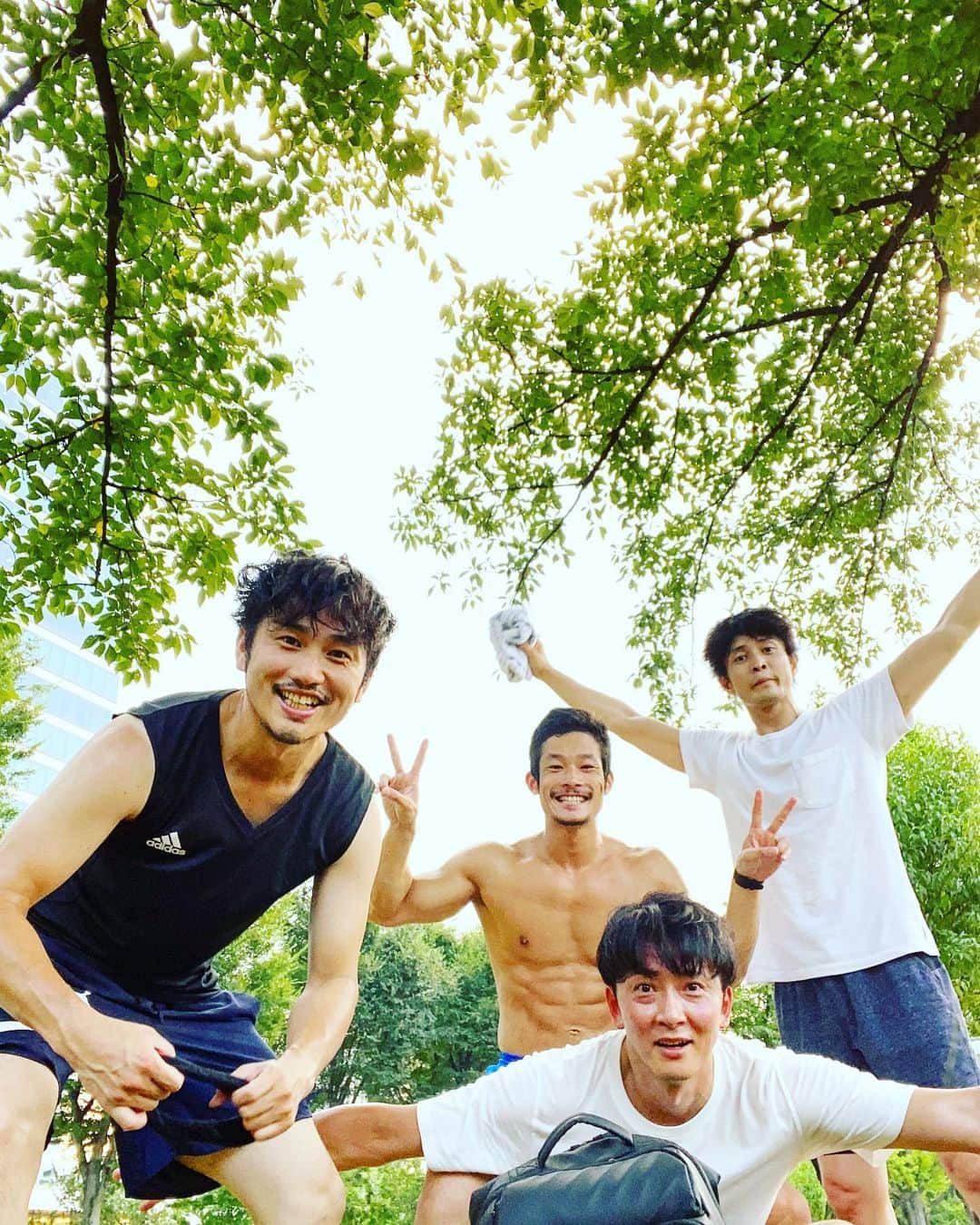 植木祥平のインスタグラム：「セントラルパークでカズ筋トレ💪 パークと言えば、パークマンサー元気かな。  #カズ筋トレ」