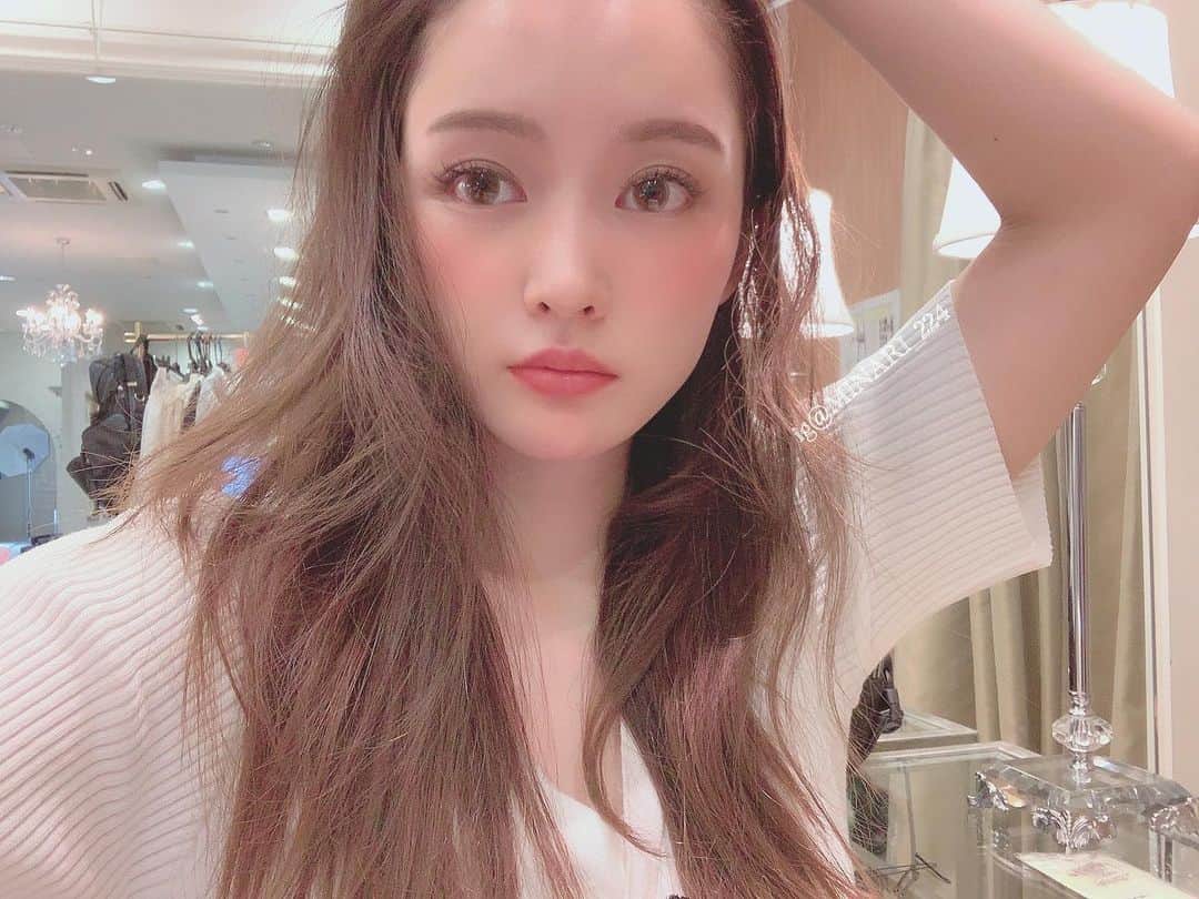 minari_224のインスタグラム：「⑅ Ulikeの事、ウリケだと思ってた頃 ちょうど１年前くらい🍨 プリシラさんの撮影で用意していただいてたカラコン、可愛かった🍑 #prisila #カラコン #ウリケ」