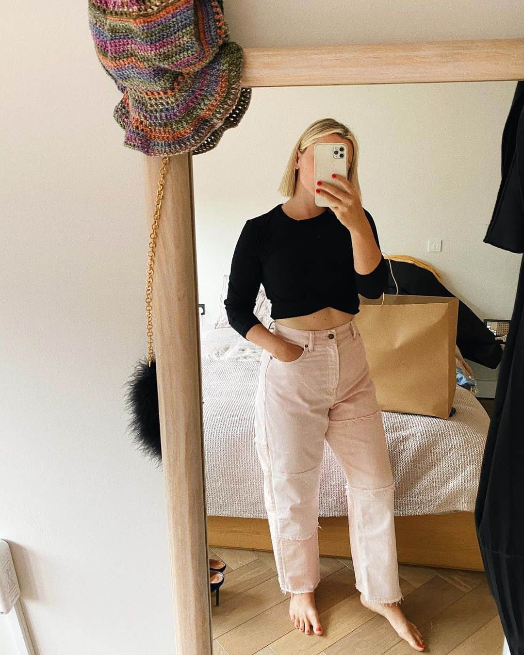 Estée Lalondeのインスタグラム：「🖤」