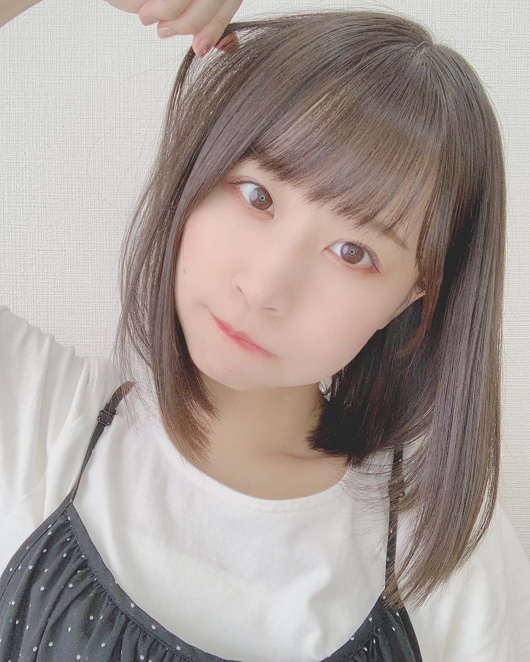 八木沙季のインスタグラム：「😙😙 . 髪の毛伸びた✌️ ポニーテールも頑張ればできるよ🐴 .」