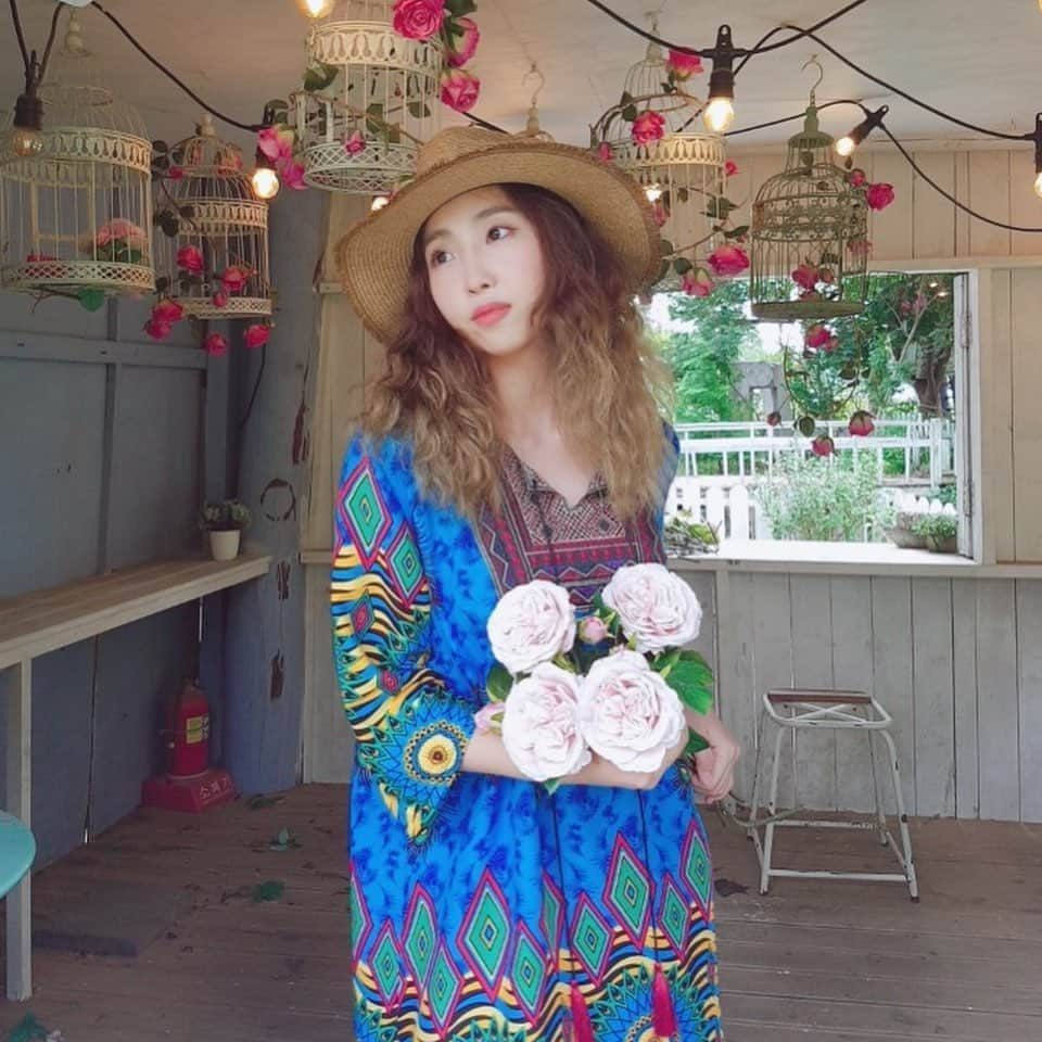 コン・ミンジさんのインスタグラム写真 - (コン・ミンジInstagram)「💕🍃💐🌸send my love #minzy」8月16日 19時03分 - _minzy_mz