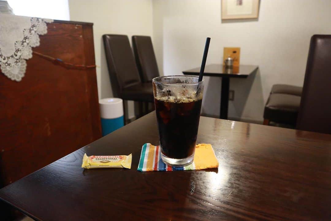 石井輝明さんのインスタグラム写真 - (石井輝明Instagram)「神保町。 今日は久しぶりのキャッチザスパイ。 楽しみだ。  #きっさこ #cafe #coffee #カフェ #東京カフェ #神保町カフェ #カフェ芸人 #明日明後日は祇園です #そちらも楽しみです #今日はそのくらいで #失礼します」8月16日 19時11分 - comandanteishii