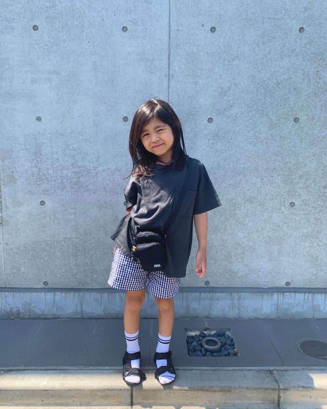 春名亜美さんのインスタグラム写真 - (春名亜美Instagram)「今日の長男の服🪐 #tops @zarakids  #pants #楽天の韓国子供服お店で購入 #socks @hm_kids  #shoes @24028.jp  ・ ちなみに写真4枚目は髪の毛cutする前✂︎ ・ ・ #ロン毛男子 #ロン毛男の子 #6歳3ヶ月 #6yearsold #男の子髪型 #男の子コーデ  #zarakids #西松屋 #韓国子供服 #hmkids」8月16日 19時24分 - amiharunaami