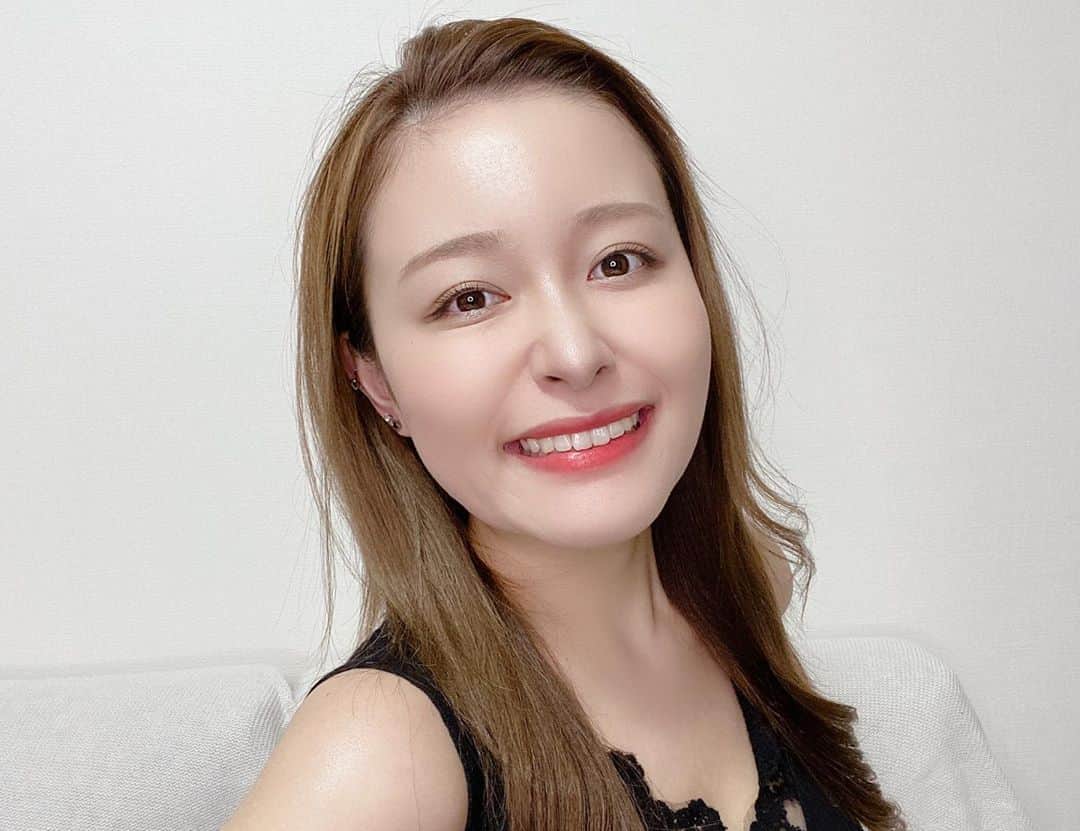歩乃華（ほのらん）のインスタグラム：「裸眼メイク初めてしたんやけど笑っとかな、めっちゃ怖い人になるからニコニコしとく😂笑笑」