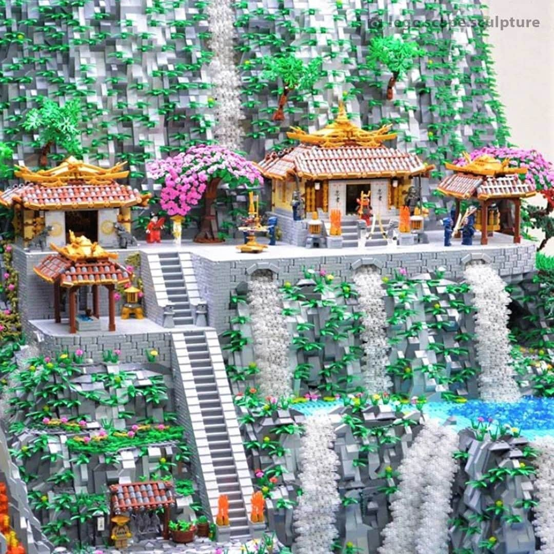 LEGOさんのインスタグラム写真 - (LEGOInstagram)「WOW, this is surely LEGO paradise!? 🌴 #RebuildTheWorld #LEGO  📸 @lego.scape.sculpture」8月16日 20時00分 - lego