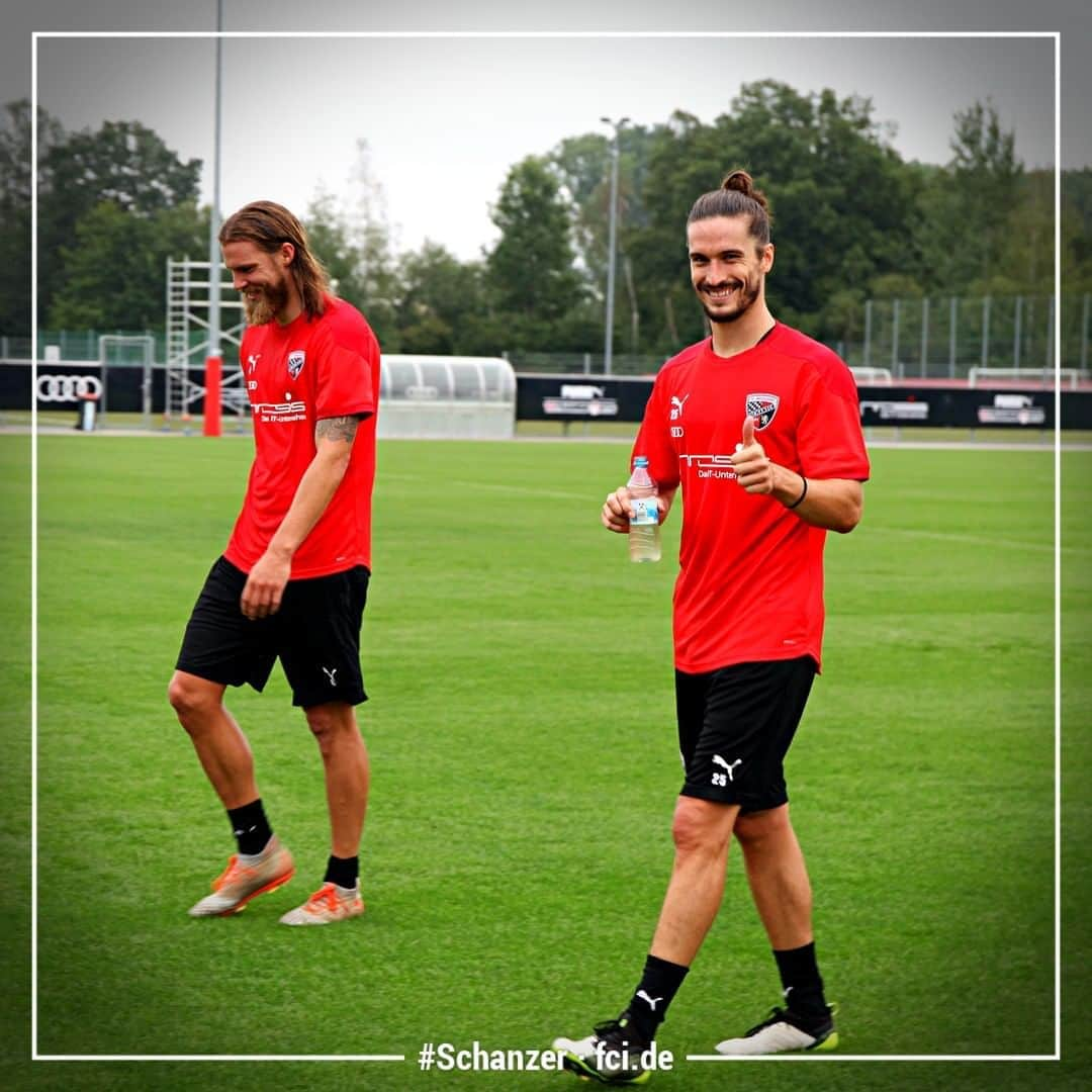 FCインゴルシュタット04さんのインスタグラム写真 - (FCインゴルシュタット04Instagram)「📆 TRAININGSAUFTAKT 🙌 Heute rollte der Ball am @audisportpark wieder 🖤❤️⚽️🏃‍♂  ___ Bei @thorsten_29, @rbnkrau23e, @buntic97, @filipb.11, @bjorn_i_paulsen, Jonatan #Kotzke, @gordonbuech & @patrick.sussek war die Freude groß ‼️👏 Wie sieht's bei euch aus, #Schanzer ⁉️👇 . . #schanzerdassindwir #Schanzerfürimmer #Ingolstadt #FCI #FCIngolstadt #soccer #fussball #football #3liga #fu3ball #zeigtsuns #gemeinsam #zusammen #miteinander #immerweiter #zamhoidn #support #team #Familie #einfachkriegstduwoanders #Trainingsauftakt #Jungs #zurück #back #Spaß #Freude」8月16日 20時24分 - dieschanzer