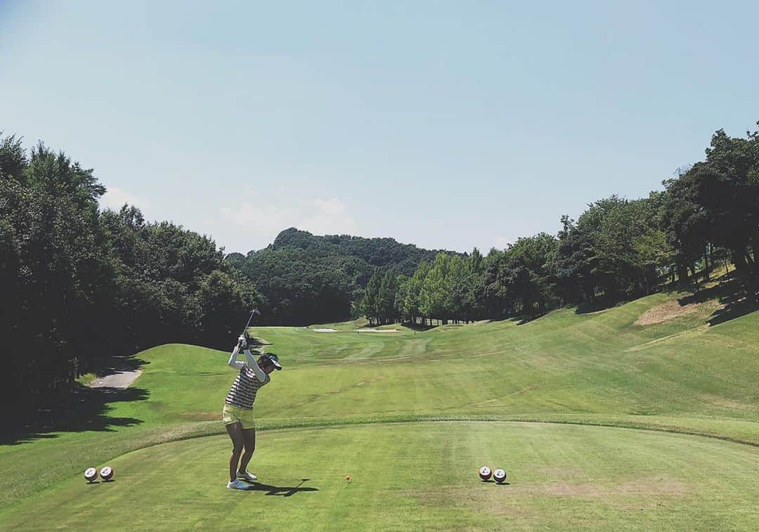 中西華菜さんのインスタグラム写真 - (中西華菜Instagram)「* こんばんは!!  昨日も行ってきました🏌️‍♀️✨ ゴルフにハマりすぎて 最近次いつゴルフ行こうかな〜 ばっかり考えています😂  YGCゴルフクリニックに通い始めて 徐々にスコアにも成果が現れてきて すっごく楽しい😆!! 早く100切りしたい💪  やっぱりきちんと教えてもらえると 自分のクセや課題が明確になって 上達スピードが上がっているのを 実感してます😆😆  レッスンしたい方がいたら 詳細お伝えします〜♩ ラウンドしてくれる方も募集中🌟  今年はゴルフの年になりそうだ😆  ⛳️ アドニス小川カントリー倶楽部」8月16日 20時25分 - kananakanishi