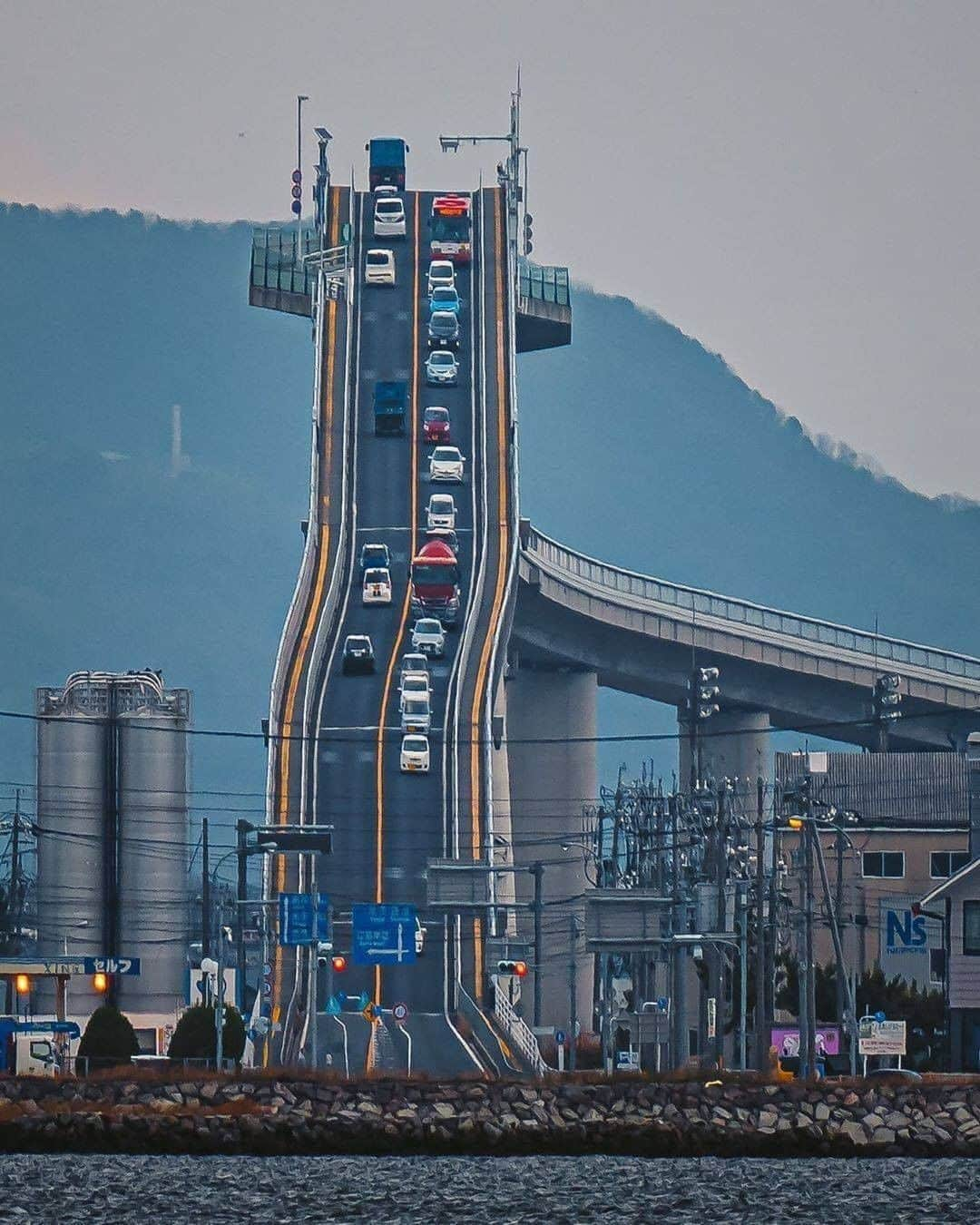 9GAGさんのインスタグラム写真 - (9GAGInstagram)「Who's that friend who would drive up this bridge? 😎 Follow @voyaged for more discoveries around the world! 🌎 - 📷  @_deepsky - #9gag #voyaged #travel #japan」8月16日 20時30分 - 9gag