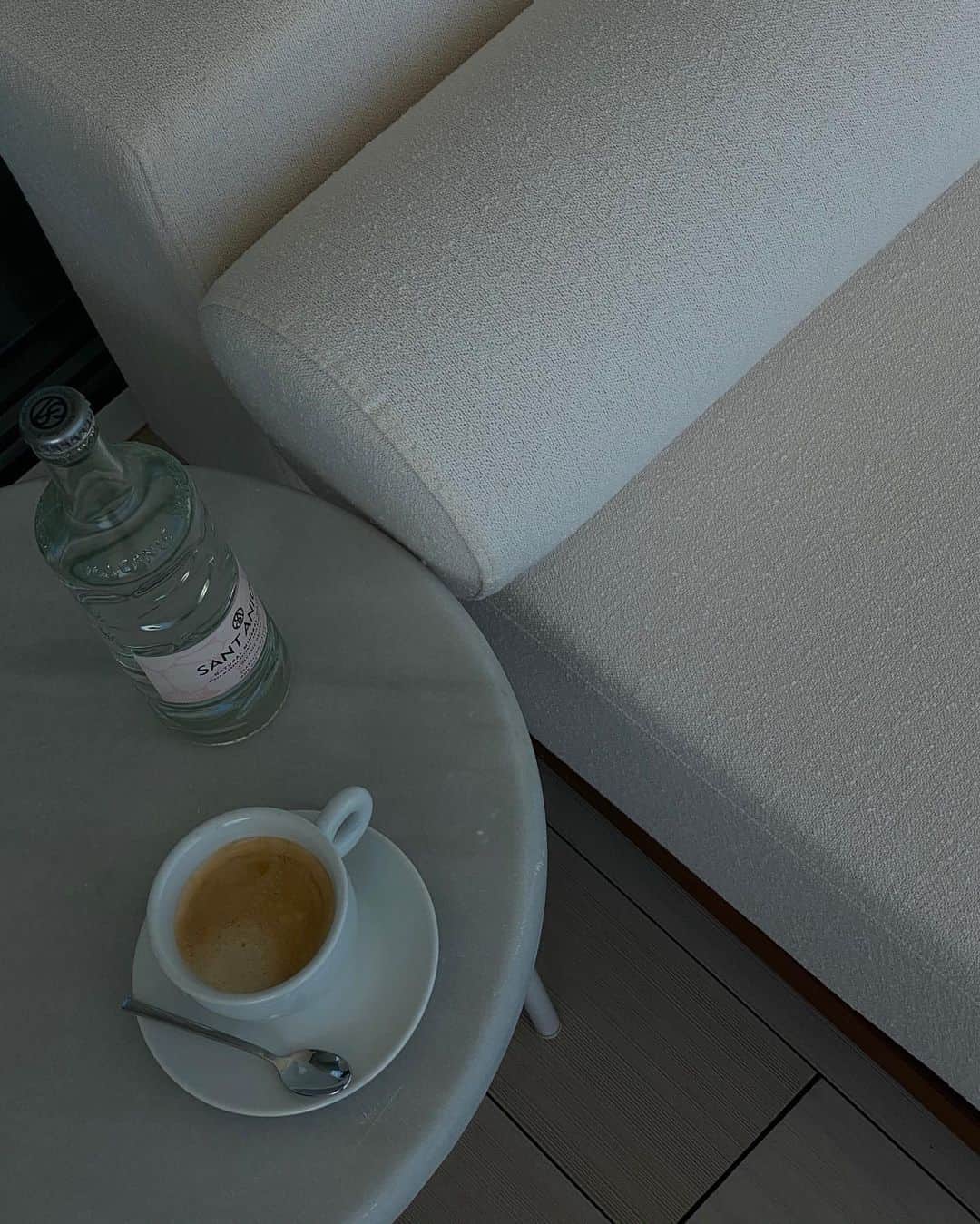 Mathilde Goehlerのインスタグラム：「Siesta」