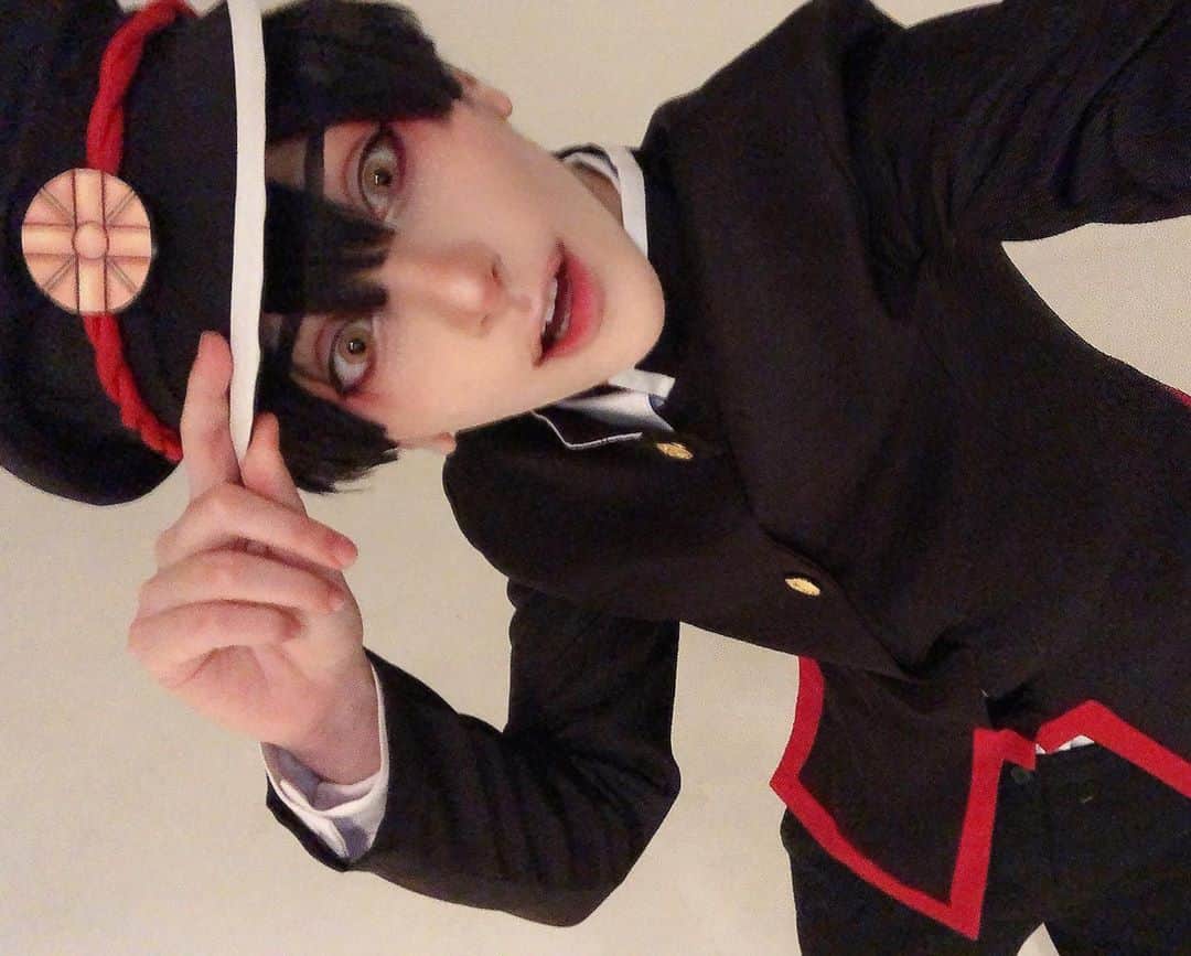 ナイトのインスタグラム：「Today’s photoshoot is Hanako-kun! 🚽 I’m really proud of the concept I designed for this photoshoot and am really looking forward to showing you guys the end result! For now, here is some behind the scenes 😂 Thank you to @kamekoc10 & @electriiceden for being great assists and @pireze for being photog!!!  #cosplay #toiletboundhanakokun #hanakokun #コスプレ #地縛少年花子くん #花子くん」